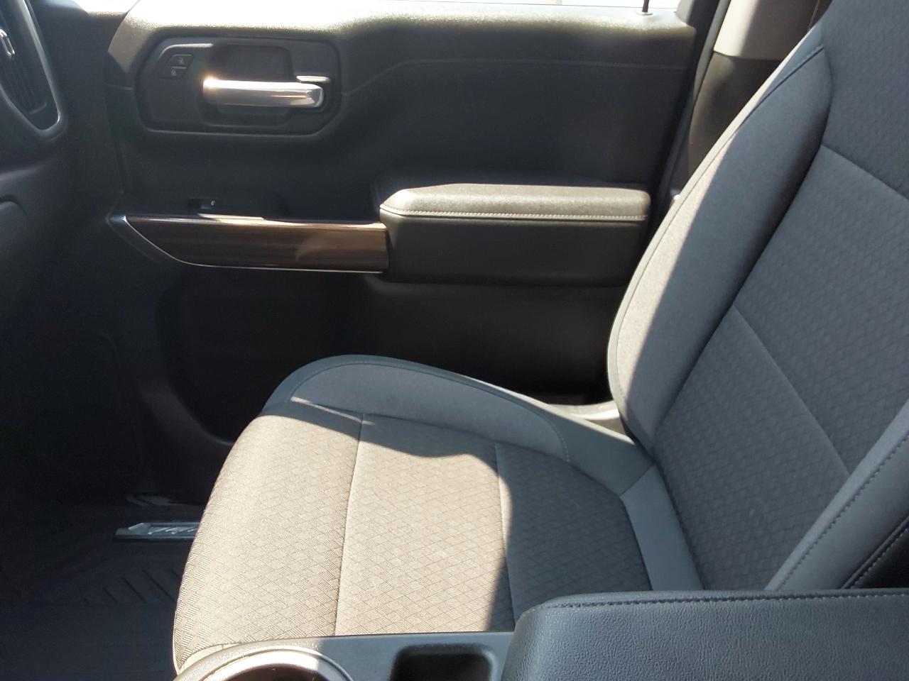 Chevrolet Silverado 1500 4WD Crew Cab 147" RST 2021