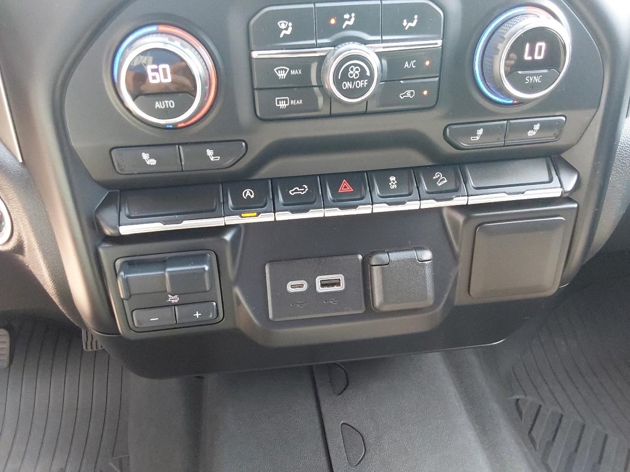 Chevrolet Silverado 1500 4WD Crew Cab 147" RST 2021