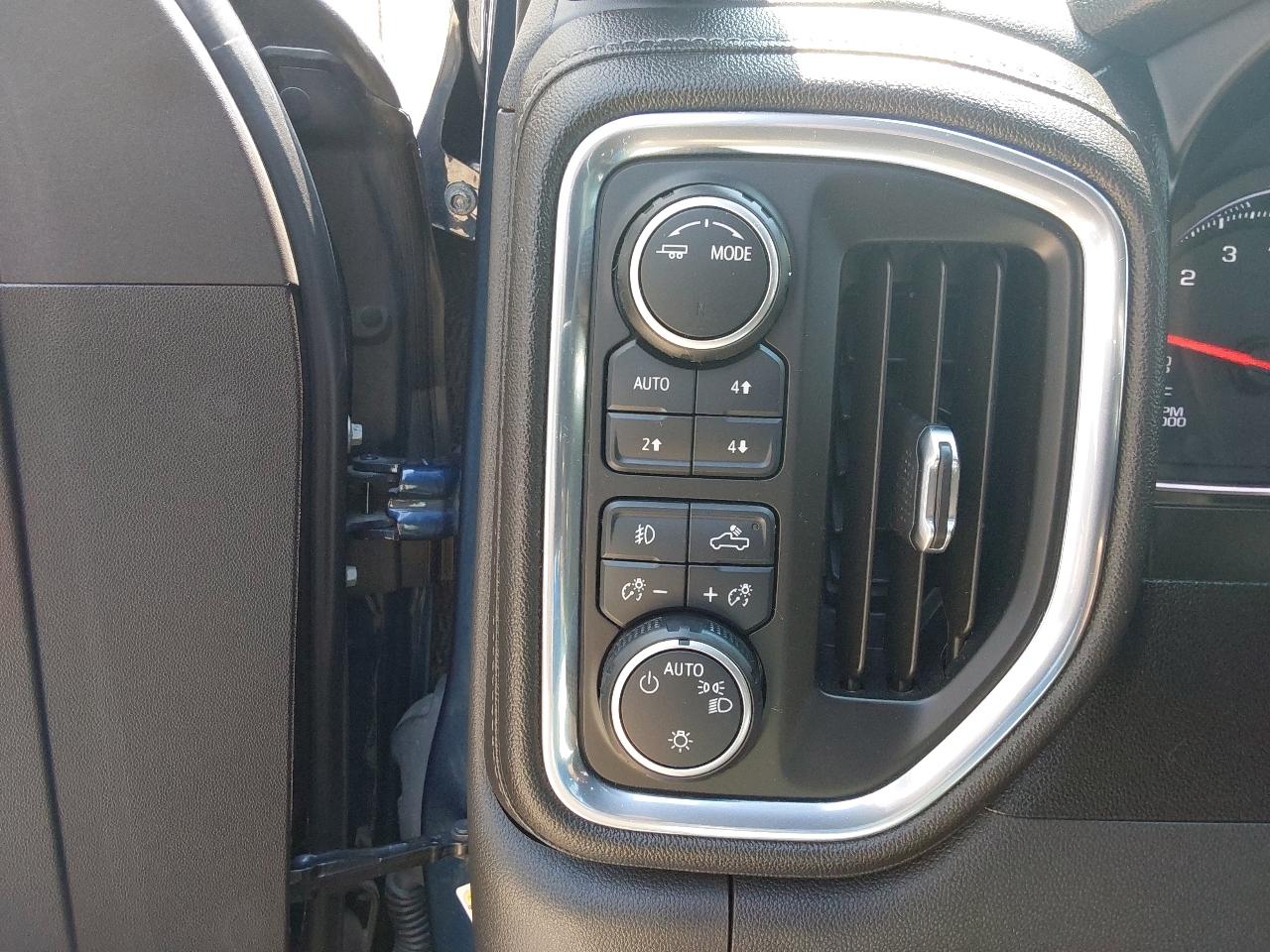 Chevrolet Silverado 1500 4WD Crew Cab 147" RST 2021