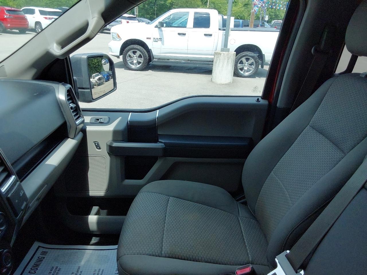 Ford F-150 4WD SuperCrew 145" XLT 2016