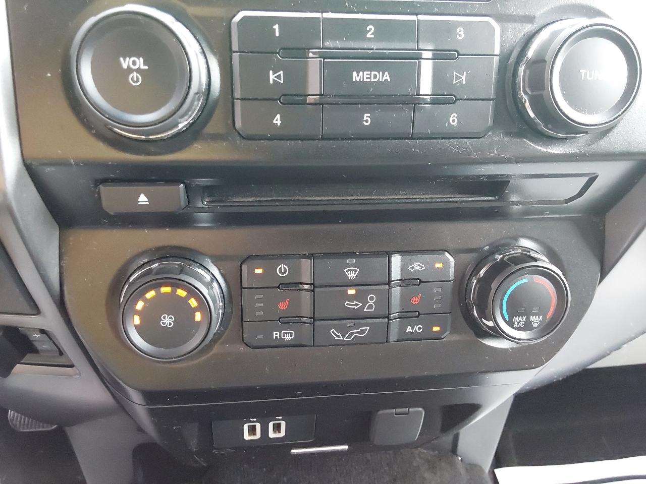 Ford F-150 4WD SuperCrew 145" XLT 2016