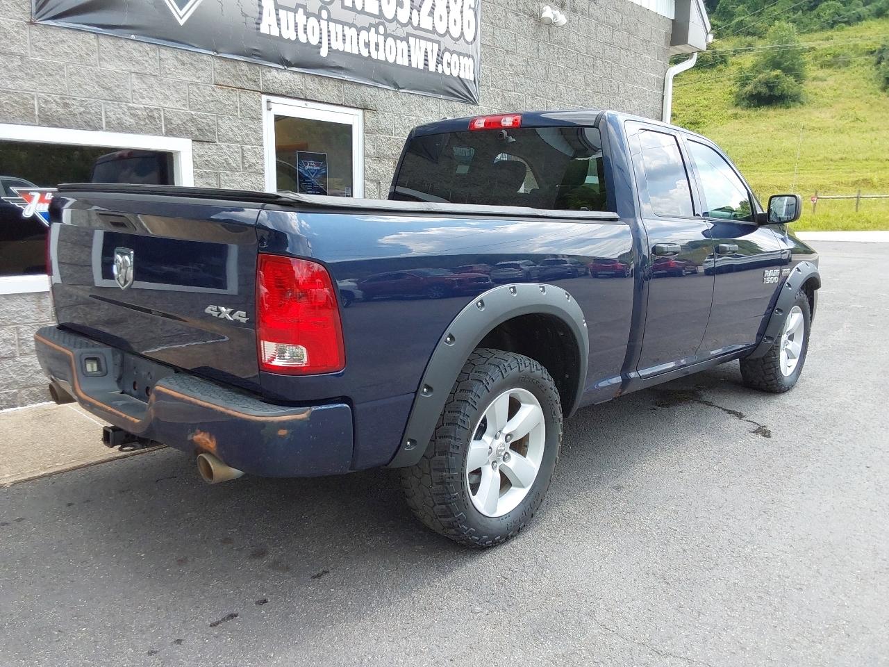 RAM 1500 4WD Quad Cab 140.5" Express 2013