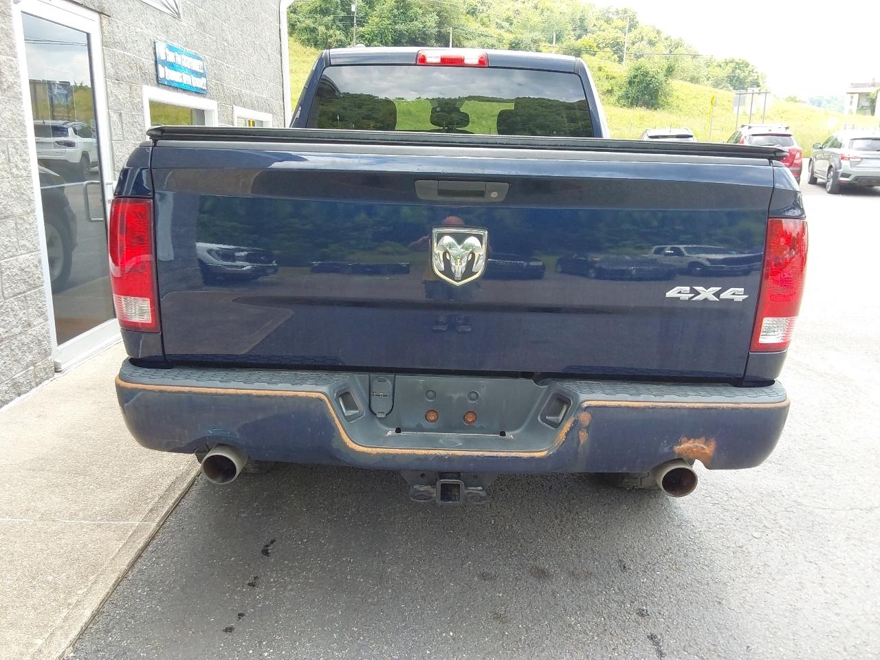RAM 1500 4WD Quad Cab 140.5" Express 2013