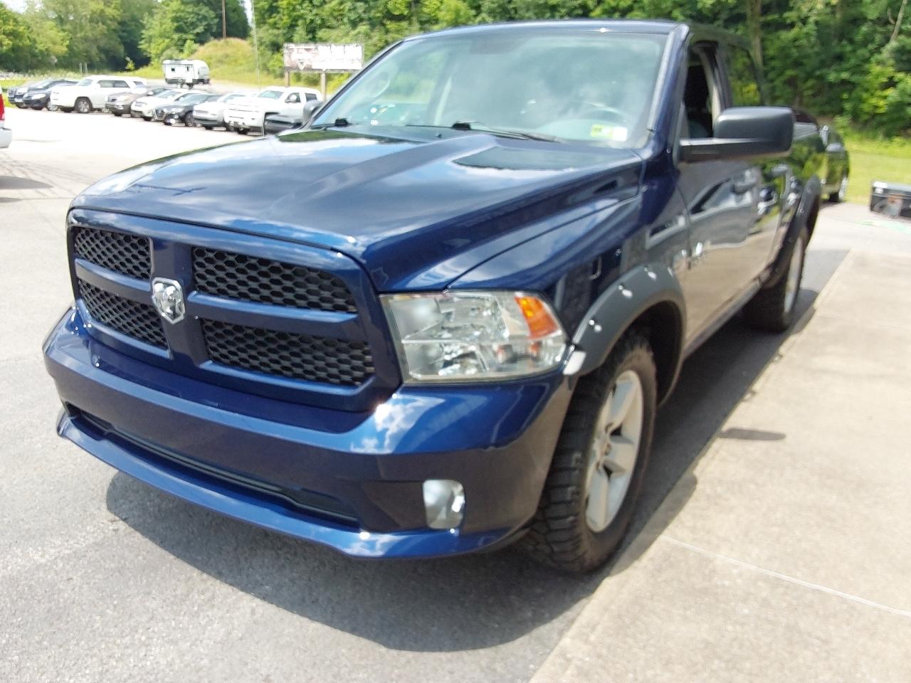 RAM 1500 4WD Quad Cab 140.5" Express 2013