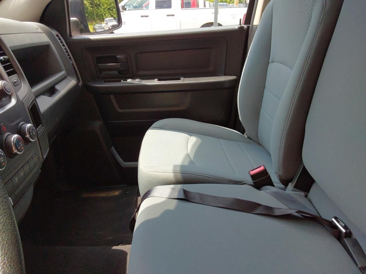 RAM 1500 4WD Quad Cab 140.5" Express 2013