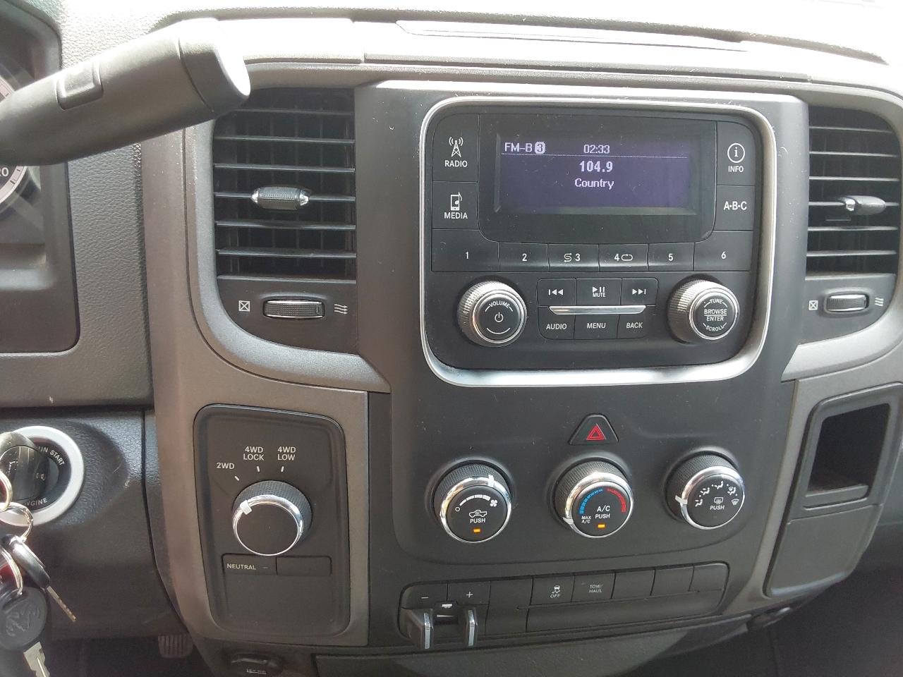 RAM 1500 4WD Quad Cab 140.5" Express 2013