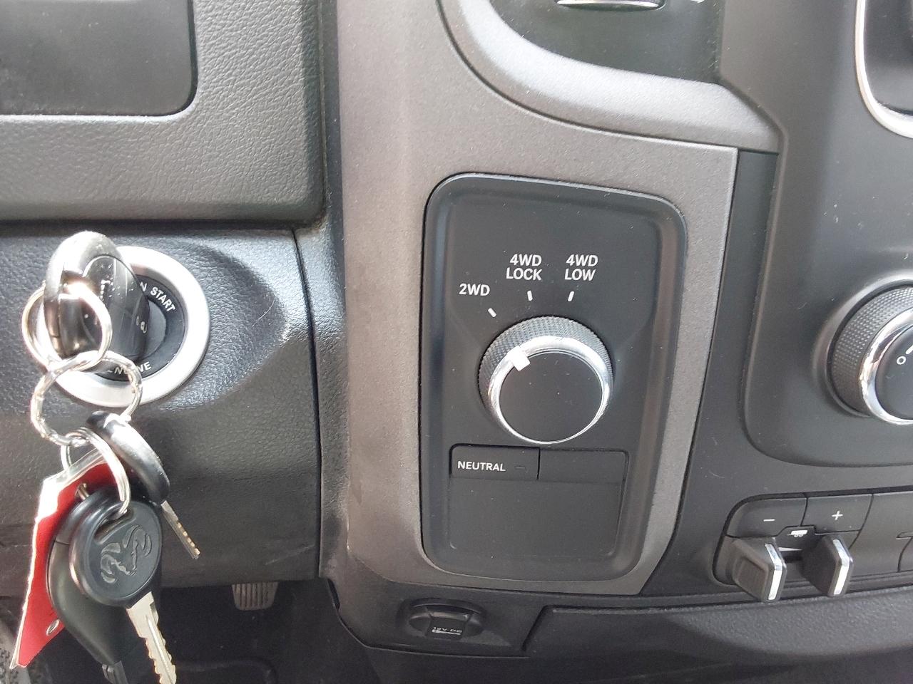 RAM 1500 4WD Quad Cab 140.5" Express 2013