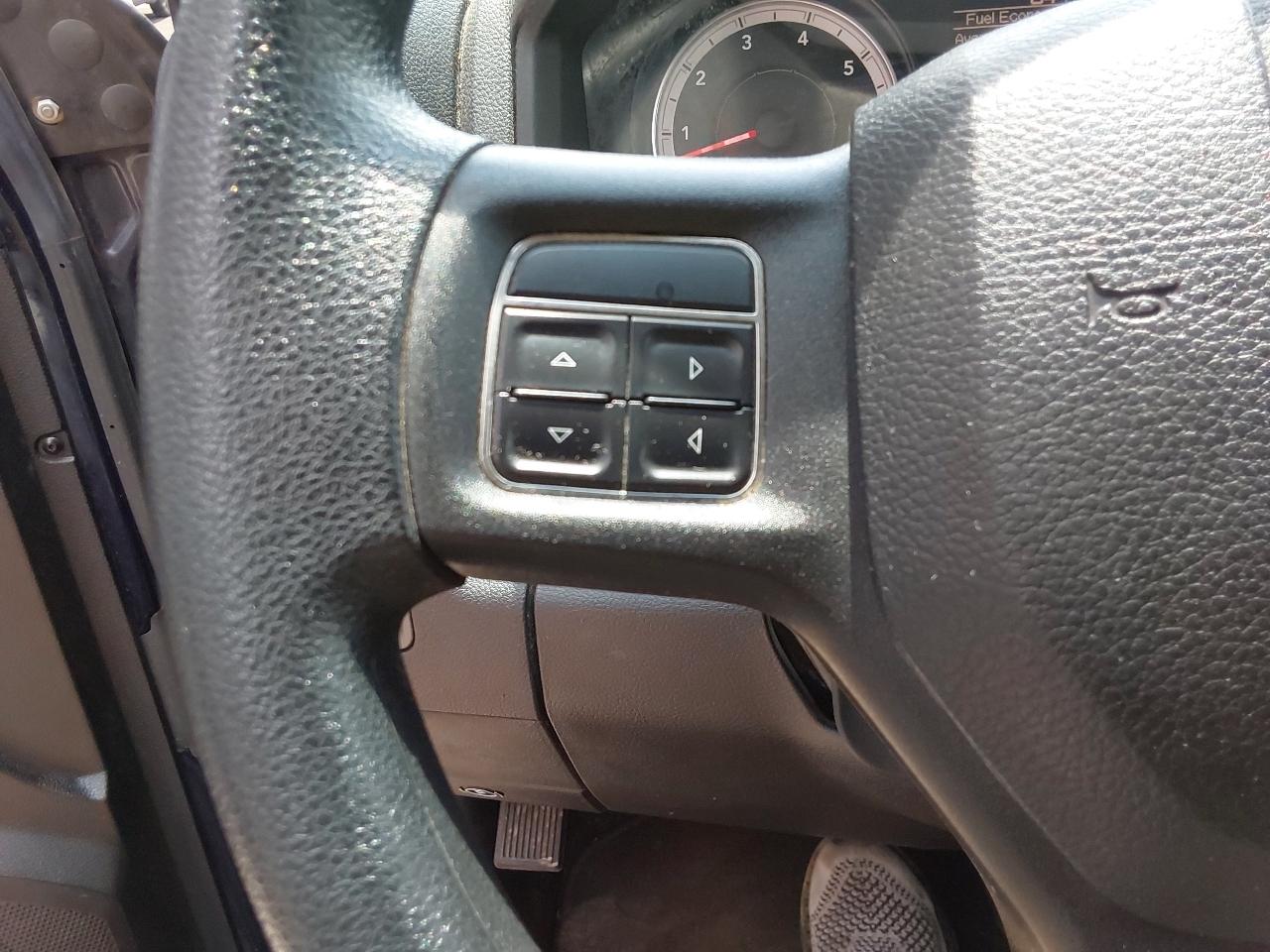 RAM 1500 4WD Quad Cab 140.5" Express 2013