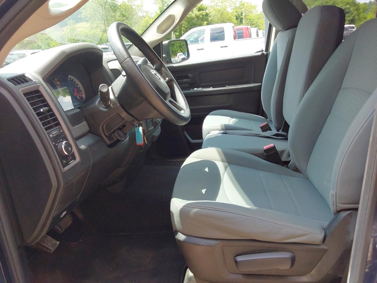 RAM 1500 4WD Quad Cab 140.5" Express 2013