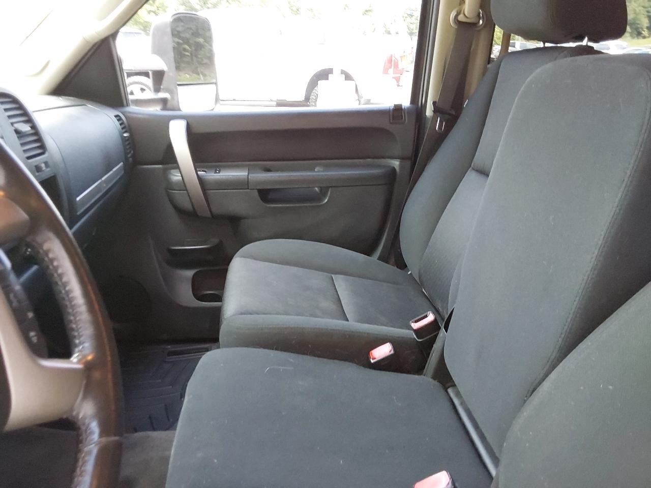 Chevrolet Silverado 1500 4WD Crew Cab 143.5" LT 2012