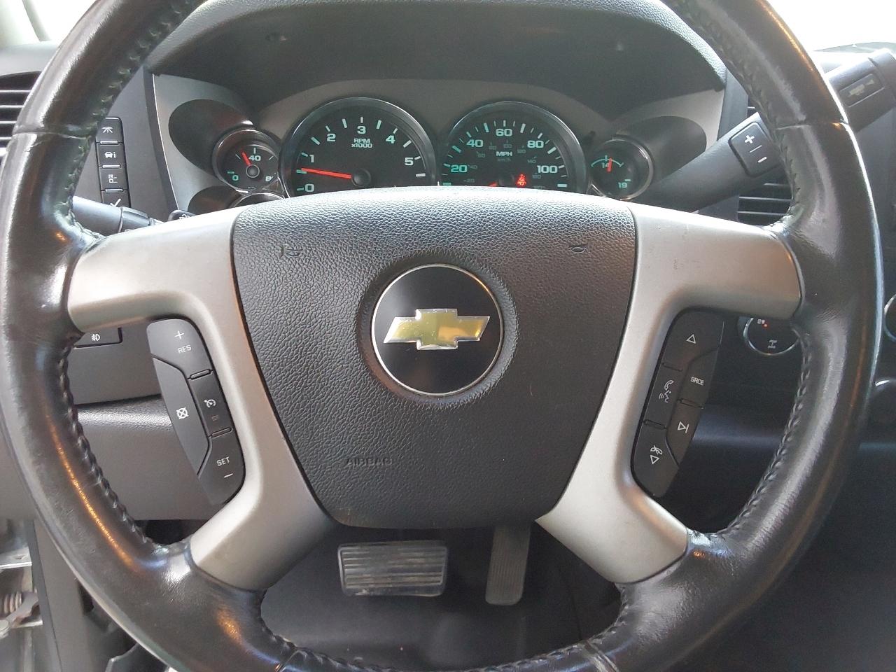 Chevrolet Silverado 1500 4WD Crew Cab 143.5" LT 2012