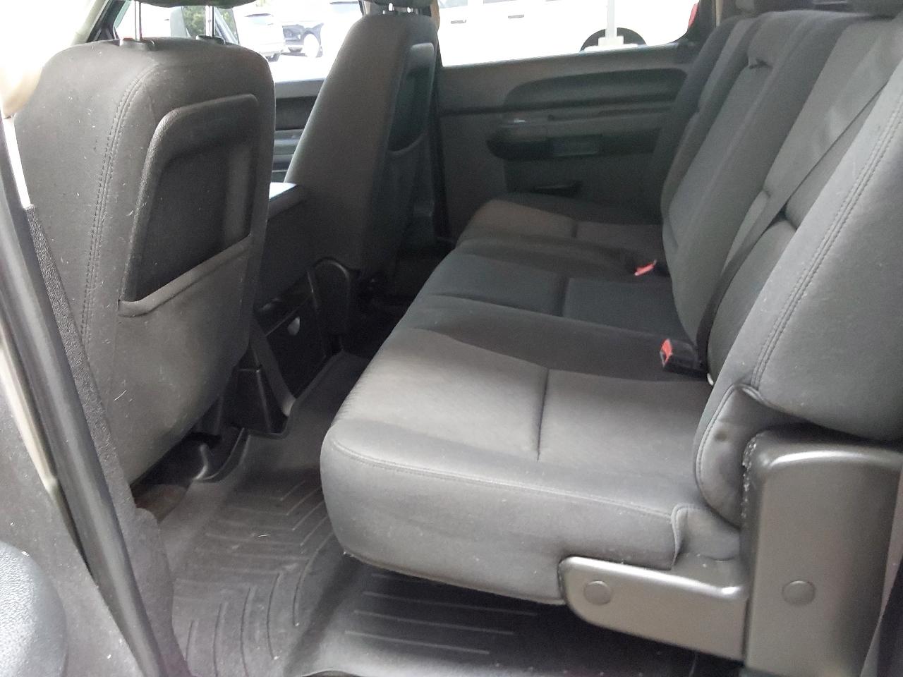 Chevrolet Silverado 1500 4WD Crew Cab 143.5" LT 2012
