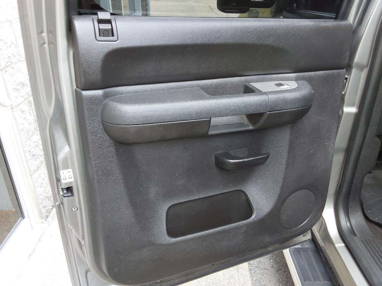 Chevrolet Silverado 1500 4WD Crew Cab 143.5" LT 2012