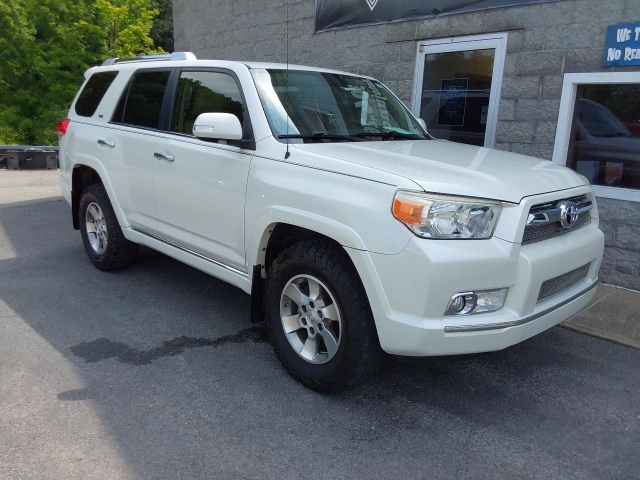 Toyota 4Runner 4WD 4dr V6 Limited (Natl) 2013