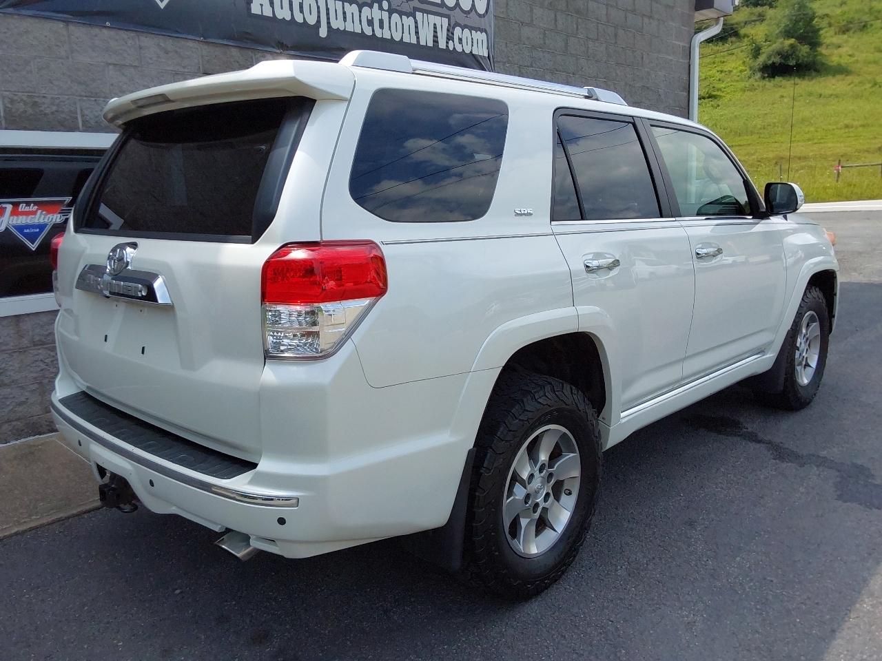 Toyota 4Runner 4WD 4dr V6 Limited (Natl) 2013