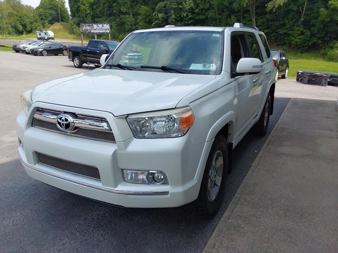 Toyota 4Runner 4WD 4dr V6 Limited (Natl) 2013