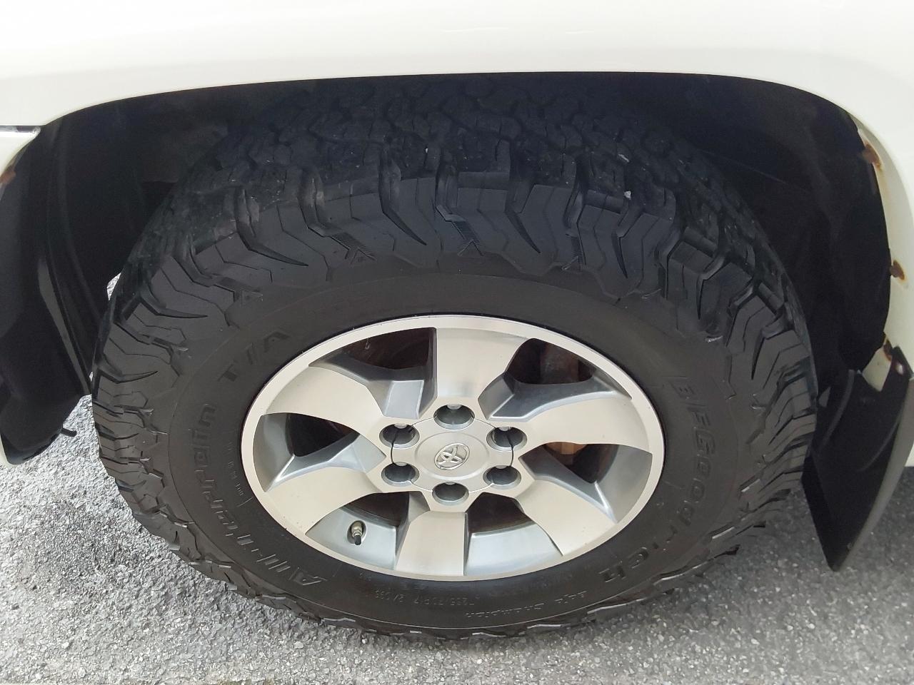 Toyota 4Runner 4WD 4dr V6 Limited (Natl) 2013