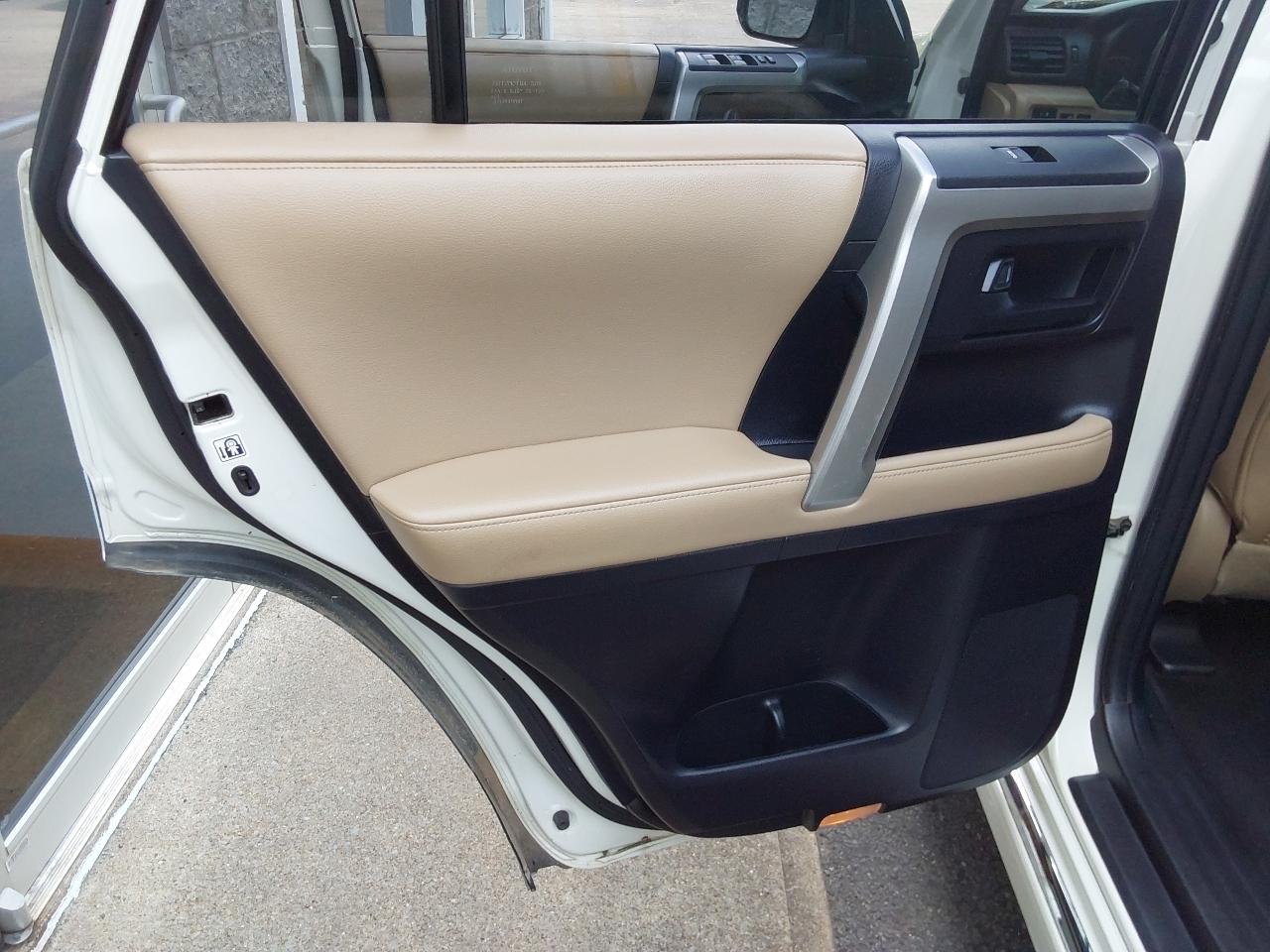 Toyota 4Runner 4WD 4dr V6 Limited (Natl) 2013