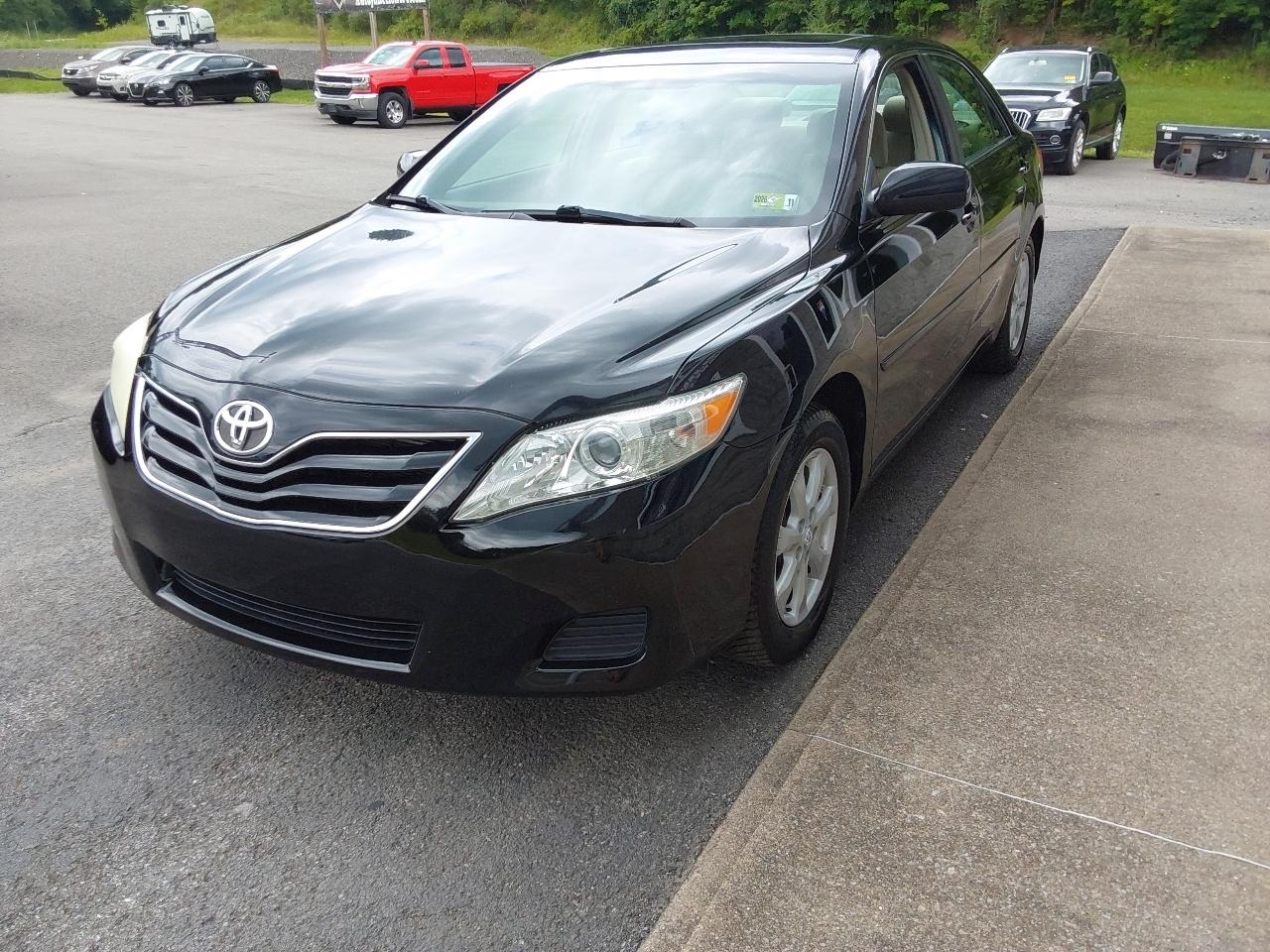 Toyota Camry 4dr Sdn I4 Man LE (Natl) 2011