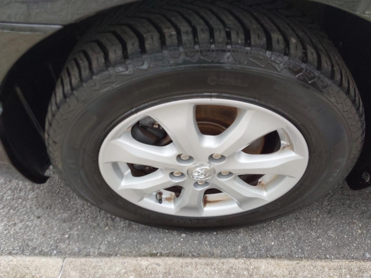 Toyota Camry 4dr Sdn I4 Man LE (Natl) 2011