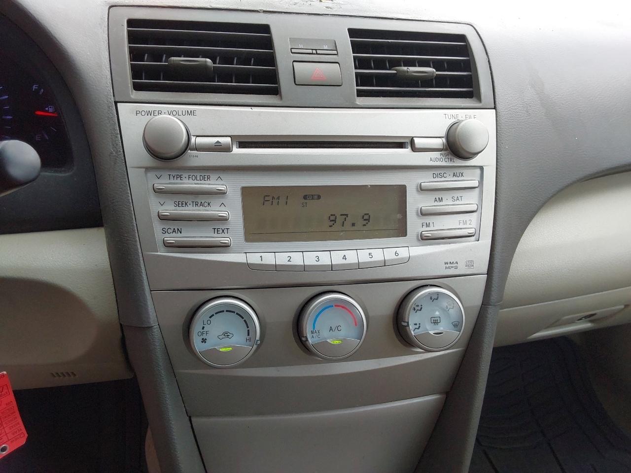 Toyota Camry 4dr Sdn I4 Man LE (Natl) 2011