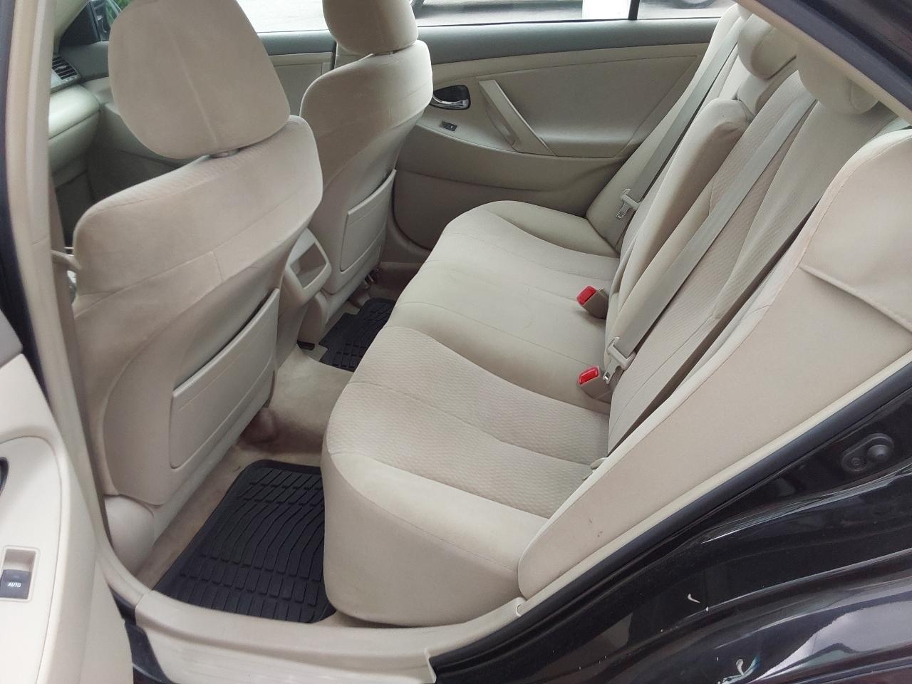Toyota Camry 4dr Sdn I4 Man LE (Natl) 2011