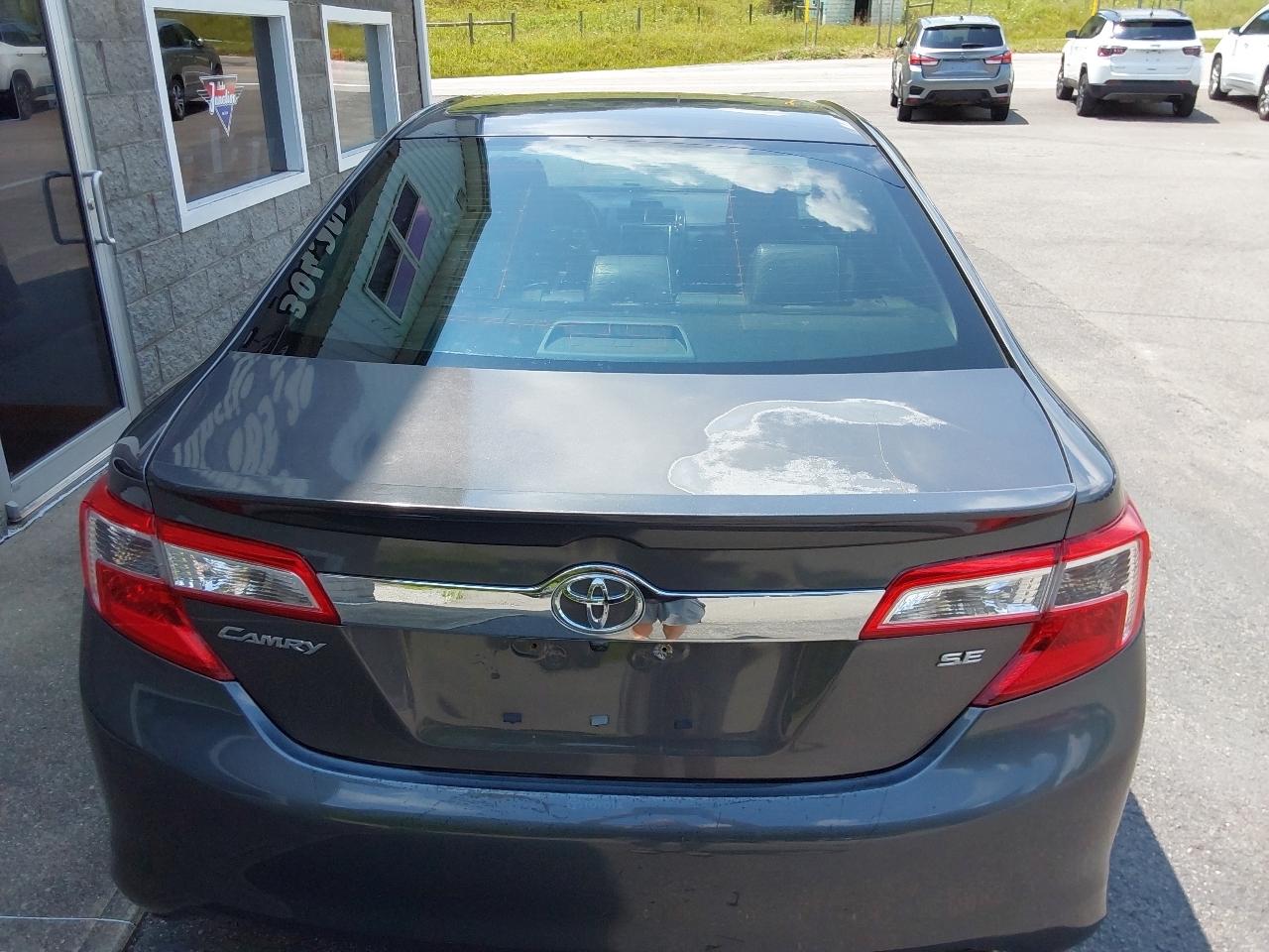 Toyota Camry 4dr Sdn I4 Auto XLE (Natl) 2013