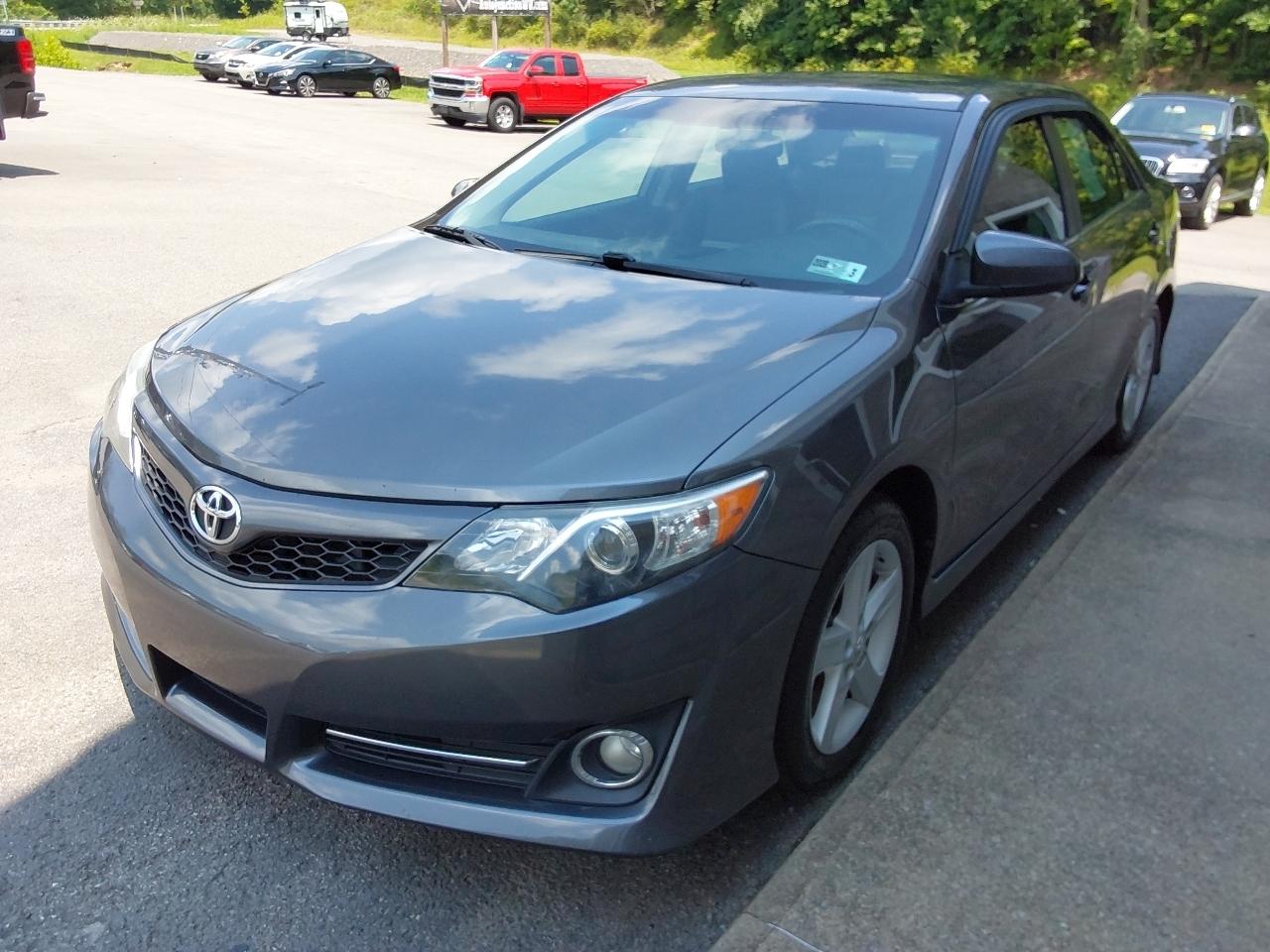 Toyota Camry 4dr Sdn I4 Auto XLE (Natl) 2013