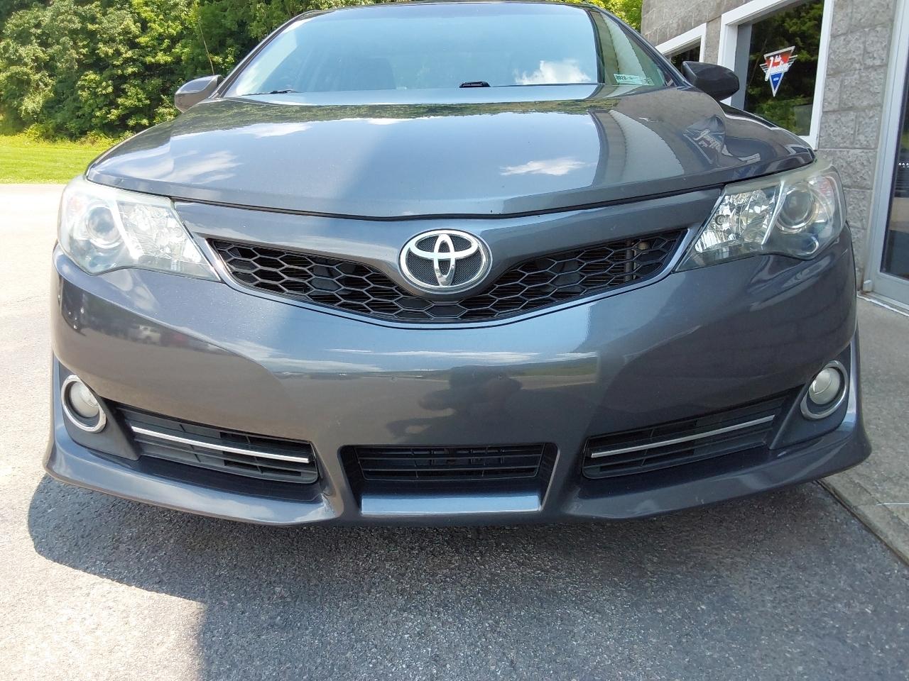 Toyota Camry 4dr Sdn I4 Auto XLE (Natl) 2013