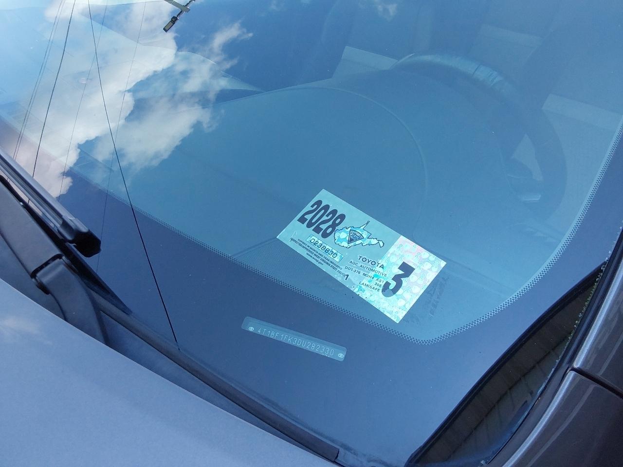Toyota Camry 4dr Sdn I4 Auto XLE (Natl) 2013