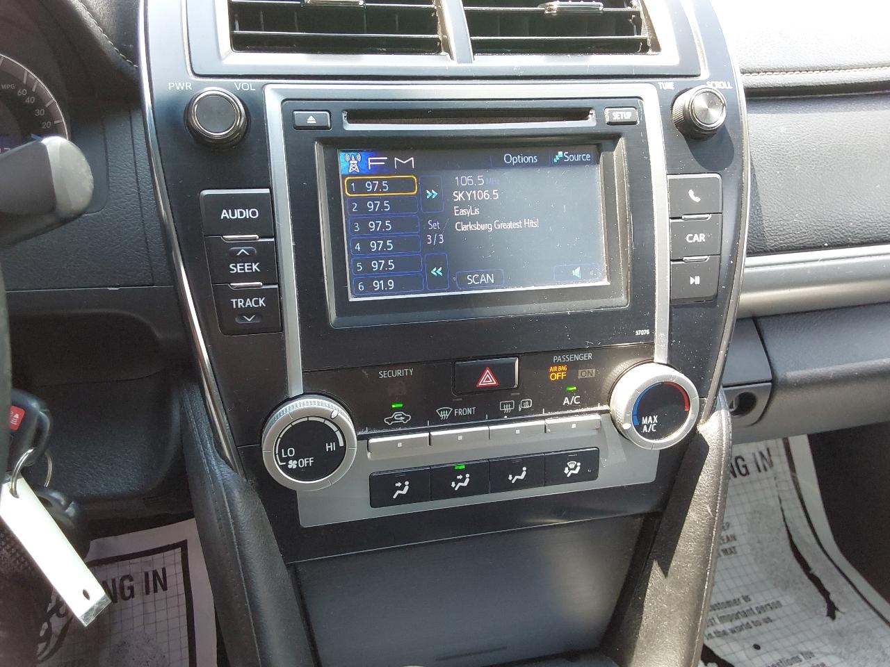 Toyota Camry 4dr Sdn I4 Auto XLE (Natl) 2013