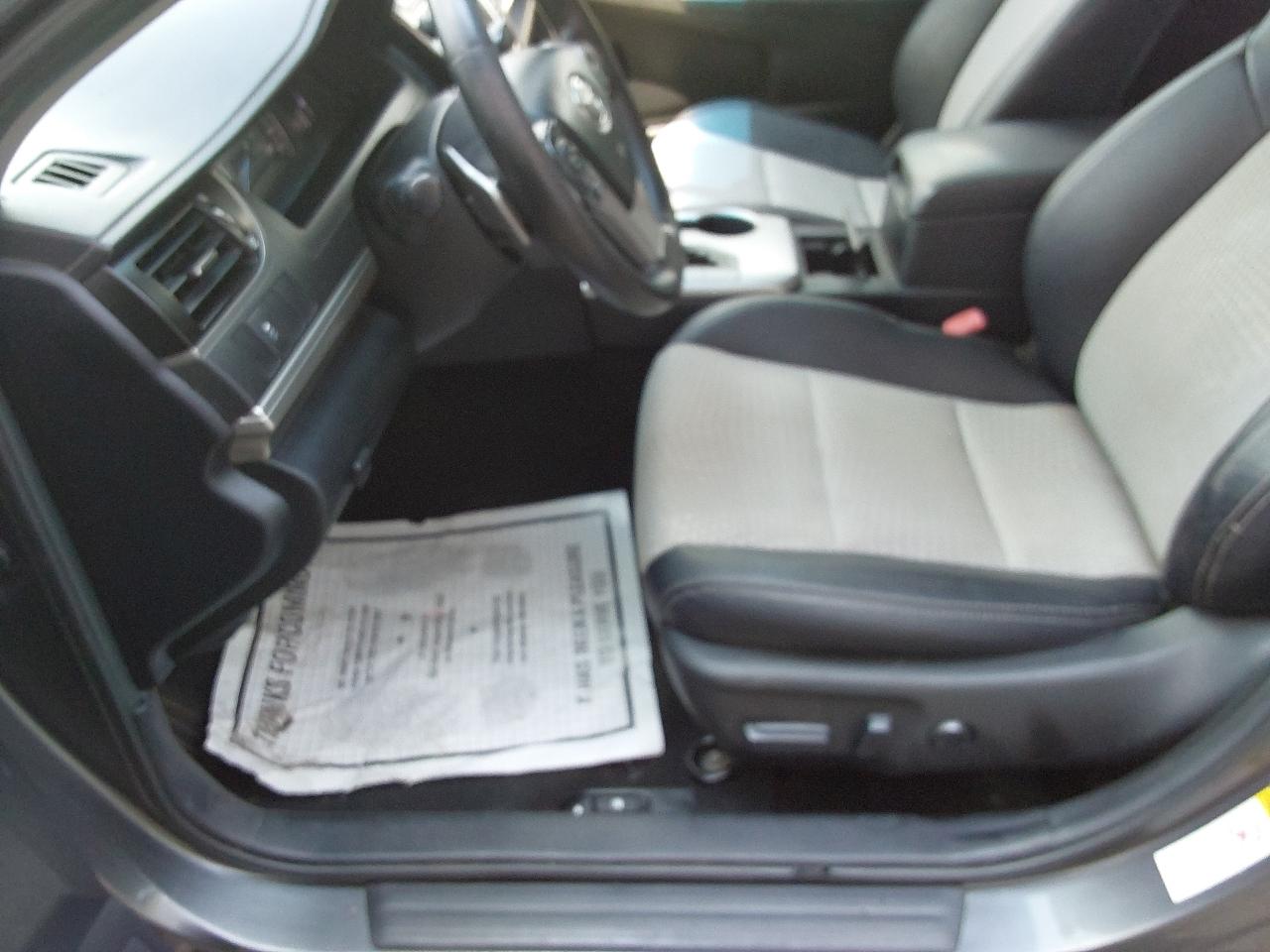 Toyota Camry 4dr Sdn I4 Auto XLE (Natl) 2013