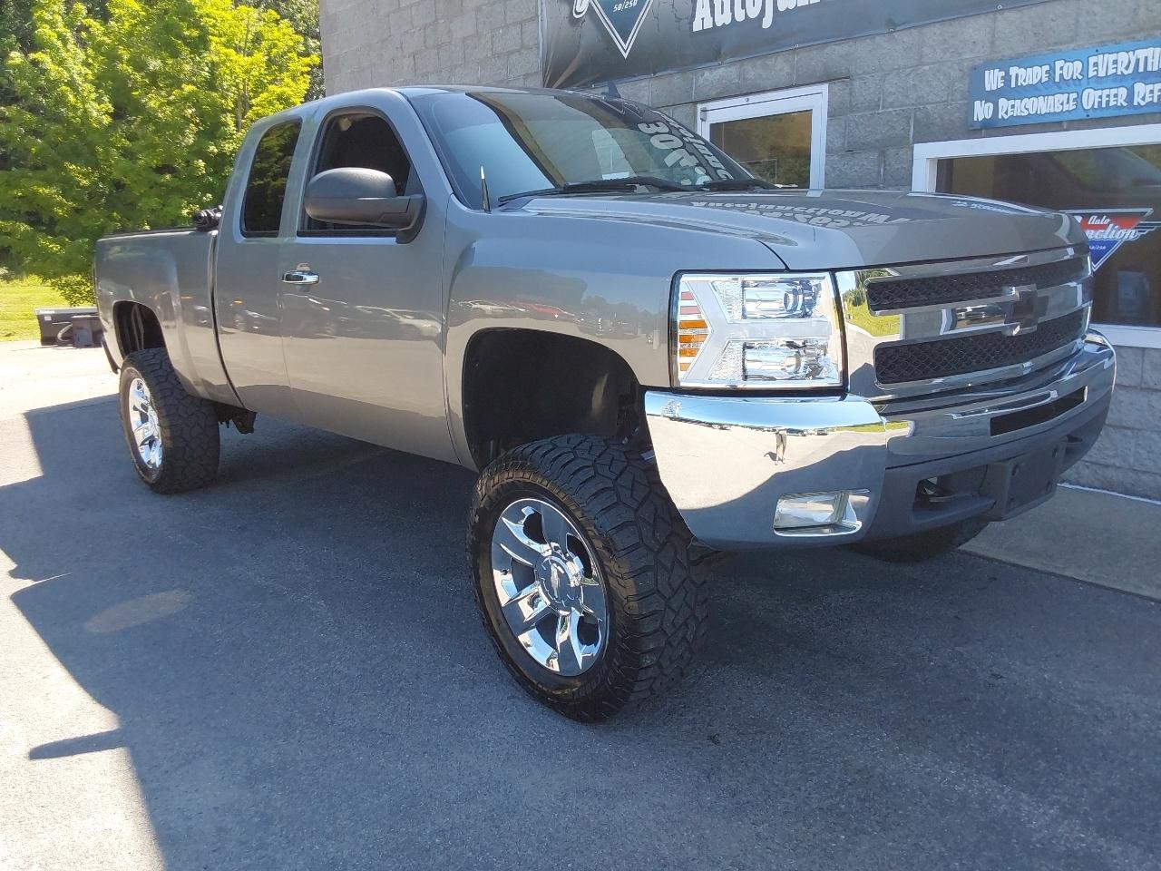 Chevrolet Silverado 1500 4WD Ext Cab 143.5" LT 2013