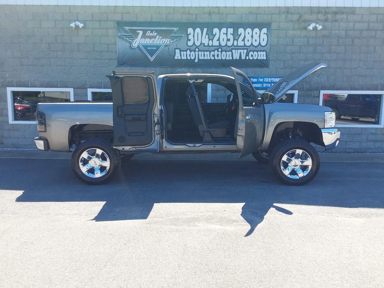 Chevrolet Silverado 1500 4WD Ext Cab 143.5" LT 2013