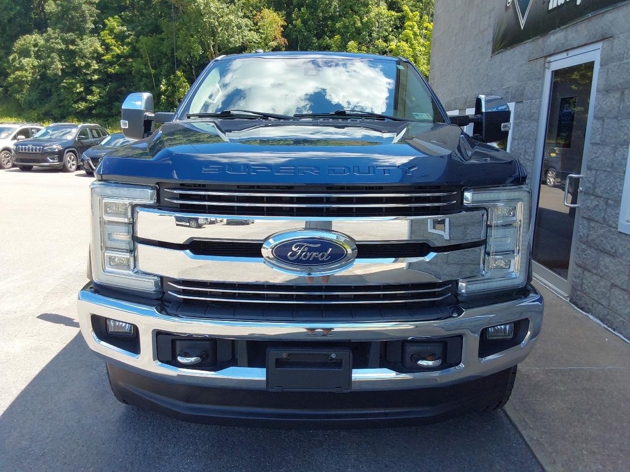 Ford Super Duty F-350 SRW 4WD Crew Cab 172" Lariat 2017