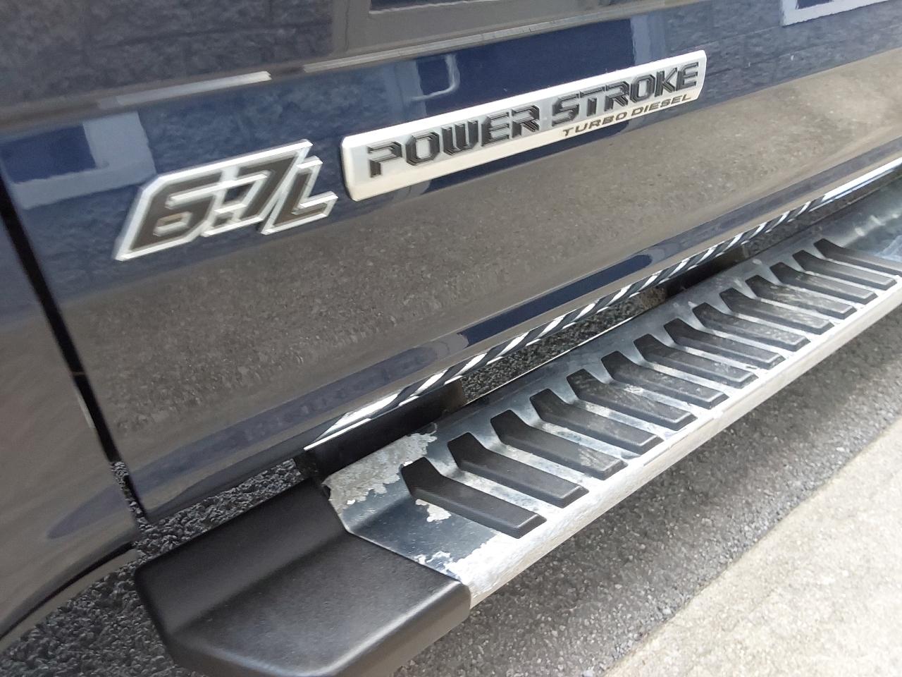 Ford Super Duty F-350 SRW 4WD Crew Cab 172" Lariat 2017