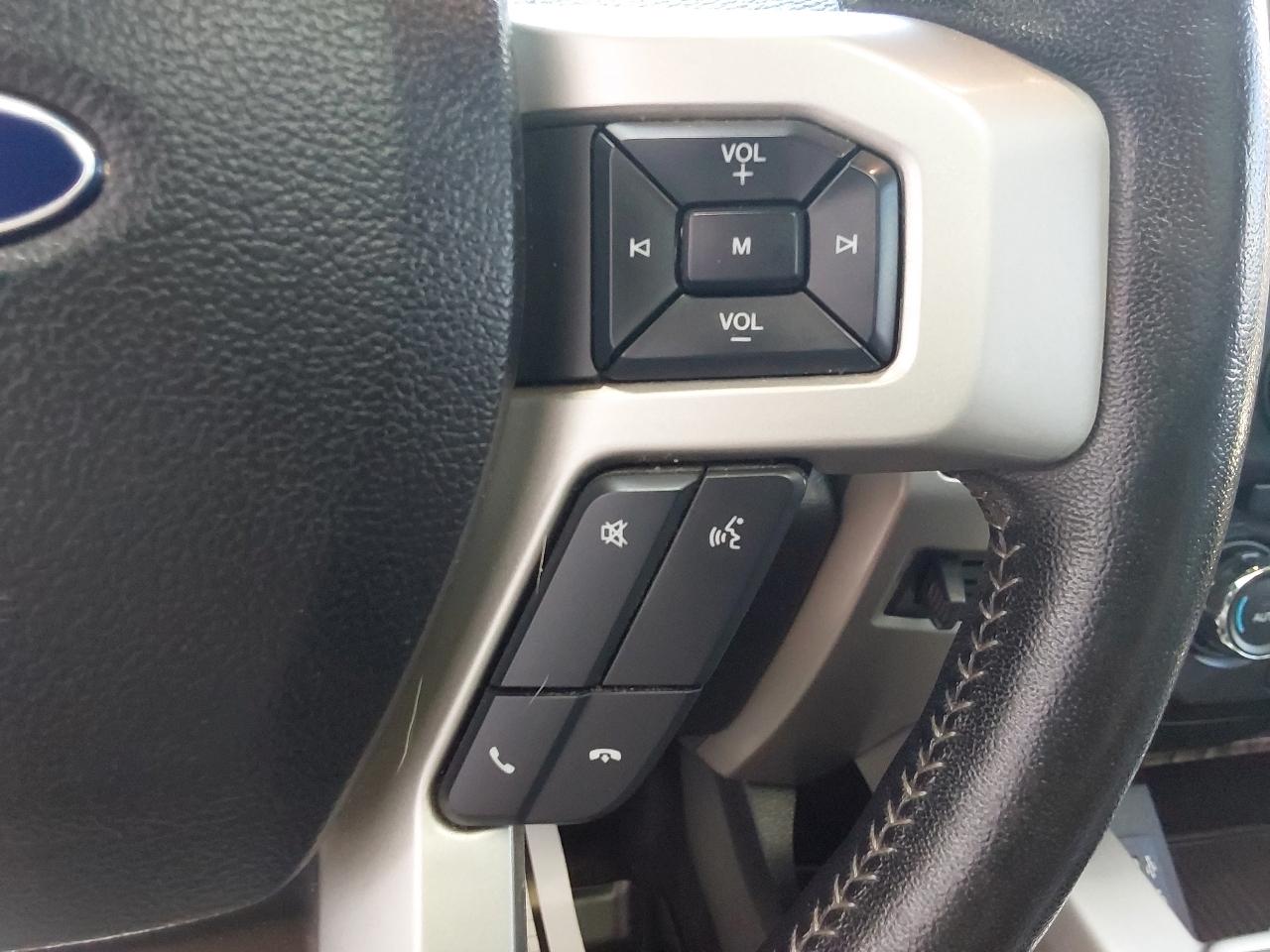 Ford Super Duty F-350 SRW 4WD Crew Cab 172" Lariat 2017