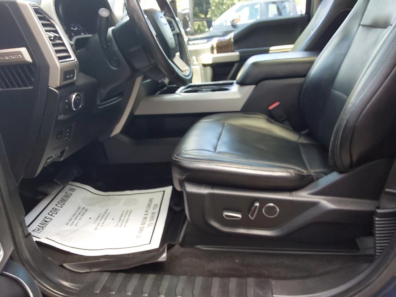 Ford Super Duty F-350 SRW 4WD Crew Cab 172" Lariat 2017