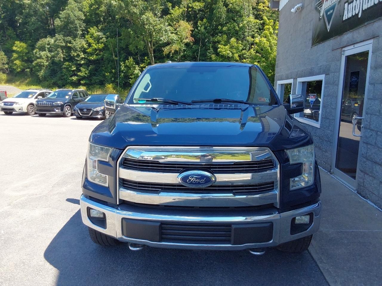 Ford F-150 4WD SuperCrew 157" Lariat w/HD Payload Pkg 2015