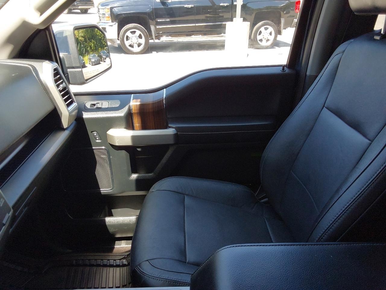 Ford F-150 4WD SuperCrew 157" Lariat w/HD Payload Pkg 2015