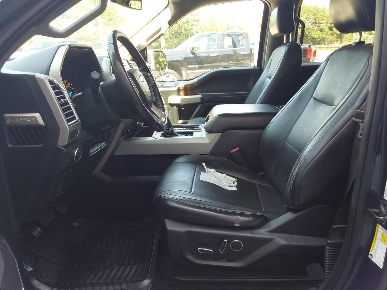 Ford F-150 4WD SuperCrew 157" Lariat w/HD Payload Pkg 2015