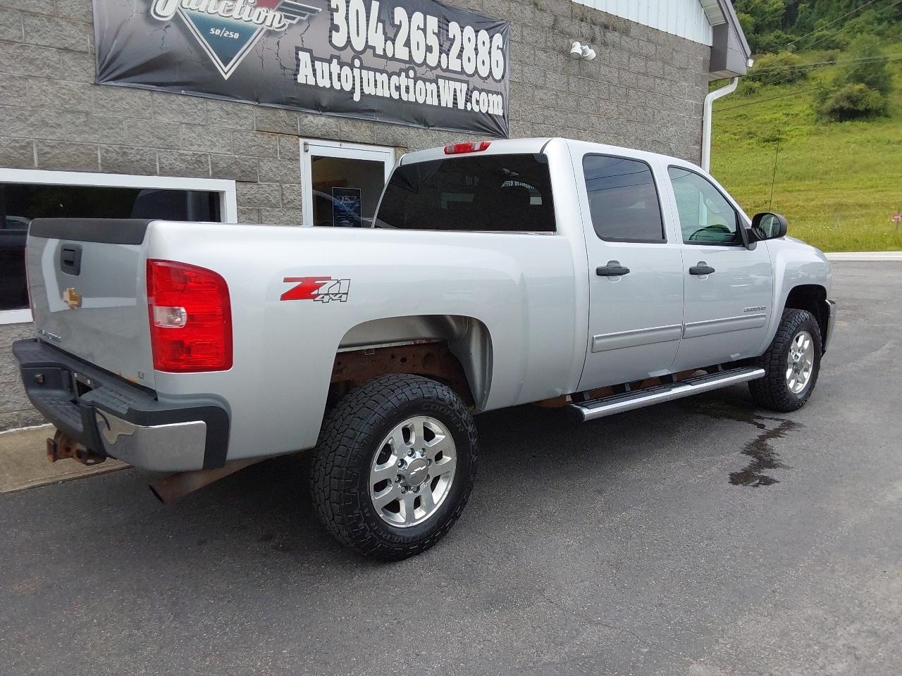Chevrolet Silverado 2500HD 4WD Crew Cab 153.7" LT 2014