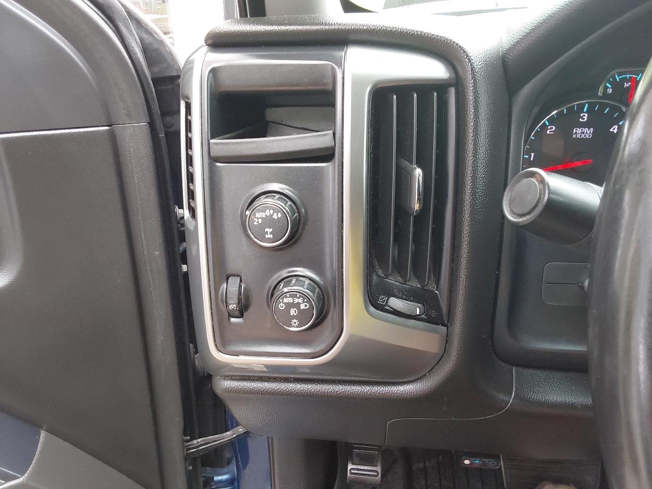 Chevrolet Silverado 1500 4WD Crew Cab 143.5" LT w/1LT 2018