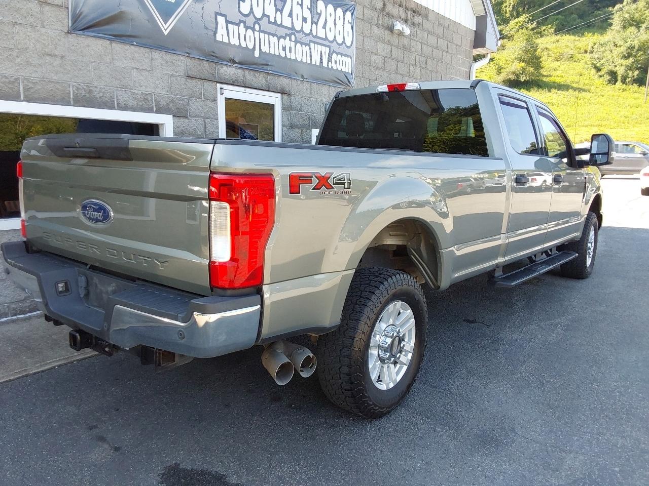Ford Super Duty F-250 SRW XLT 4WD SuperCab 8' Box 2019