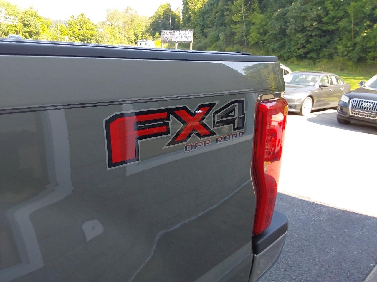 Ford Super Duty F-250 SRW XLT 4WD SuperCab 8' Box 2019