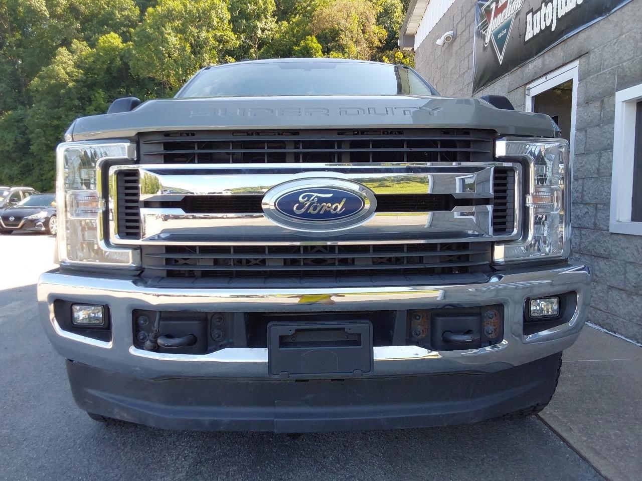 Ford Super Duty F-250 SRW XLT 4WD SuperCab 8' Box 2019
