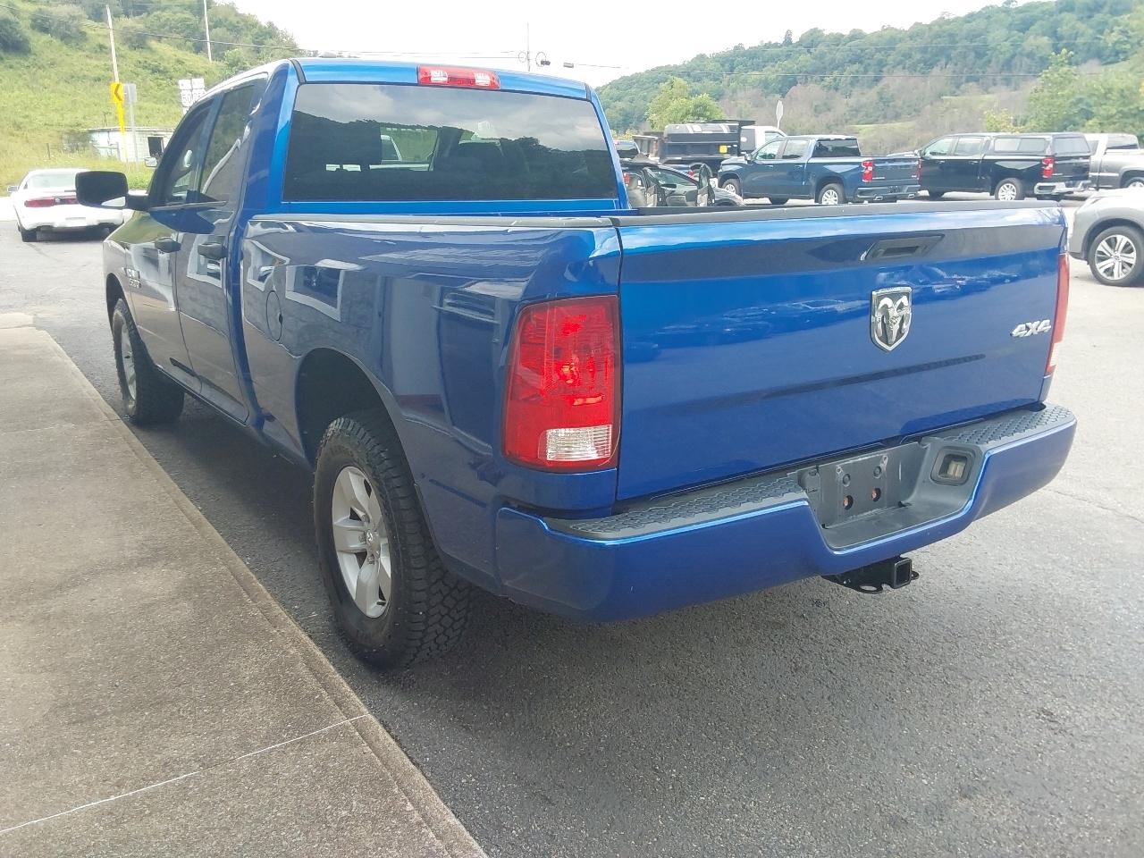 RAM 1500 Express 4x4 Quad Cab 6'4" Box 2018