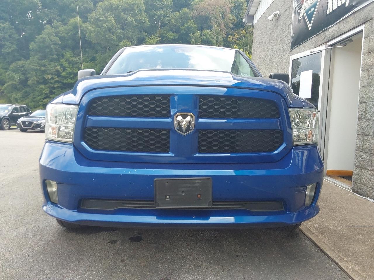 RAM 1500 Express 4x4 Quad Cab 6'4" Box 2018