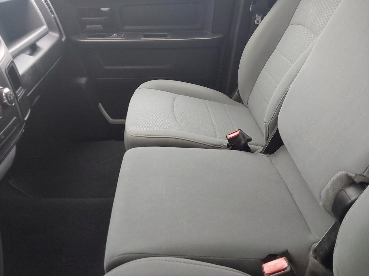 RAM 1500 Express 4x4 Quad Cab 6'4" Box 2018