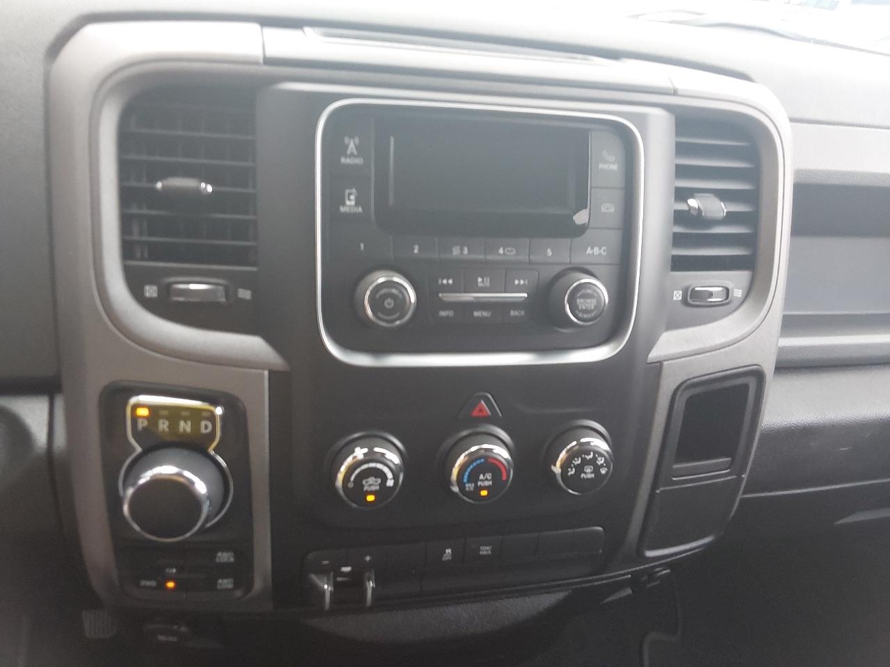 RAM 1500 Express 4x4 Quad Cab 6'4" Box 2018